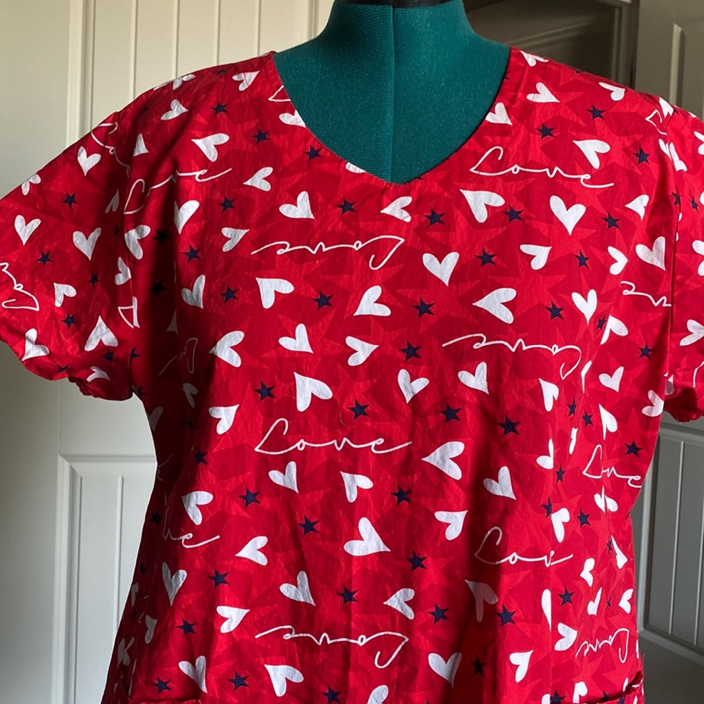 ZOE + CHLOE Red, White & Blue XL Scrub Top